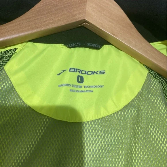 Brooks Neon Yellow Jacket with Black Details - Picture 8 of 8